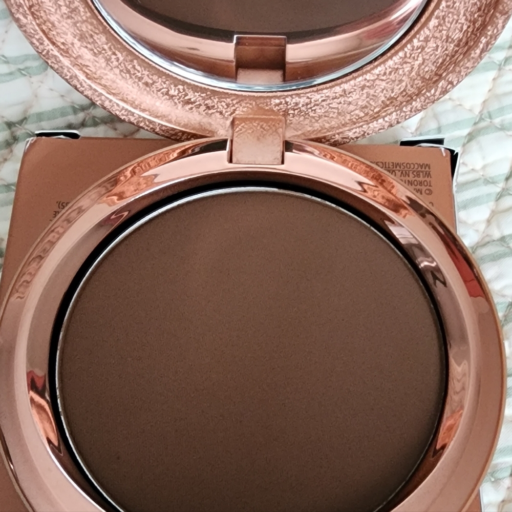NEW MAC cosmetics skinfinish sunstruck matte bronzer richer golden